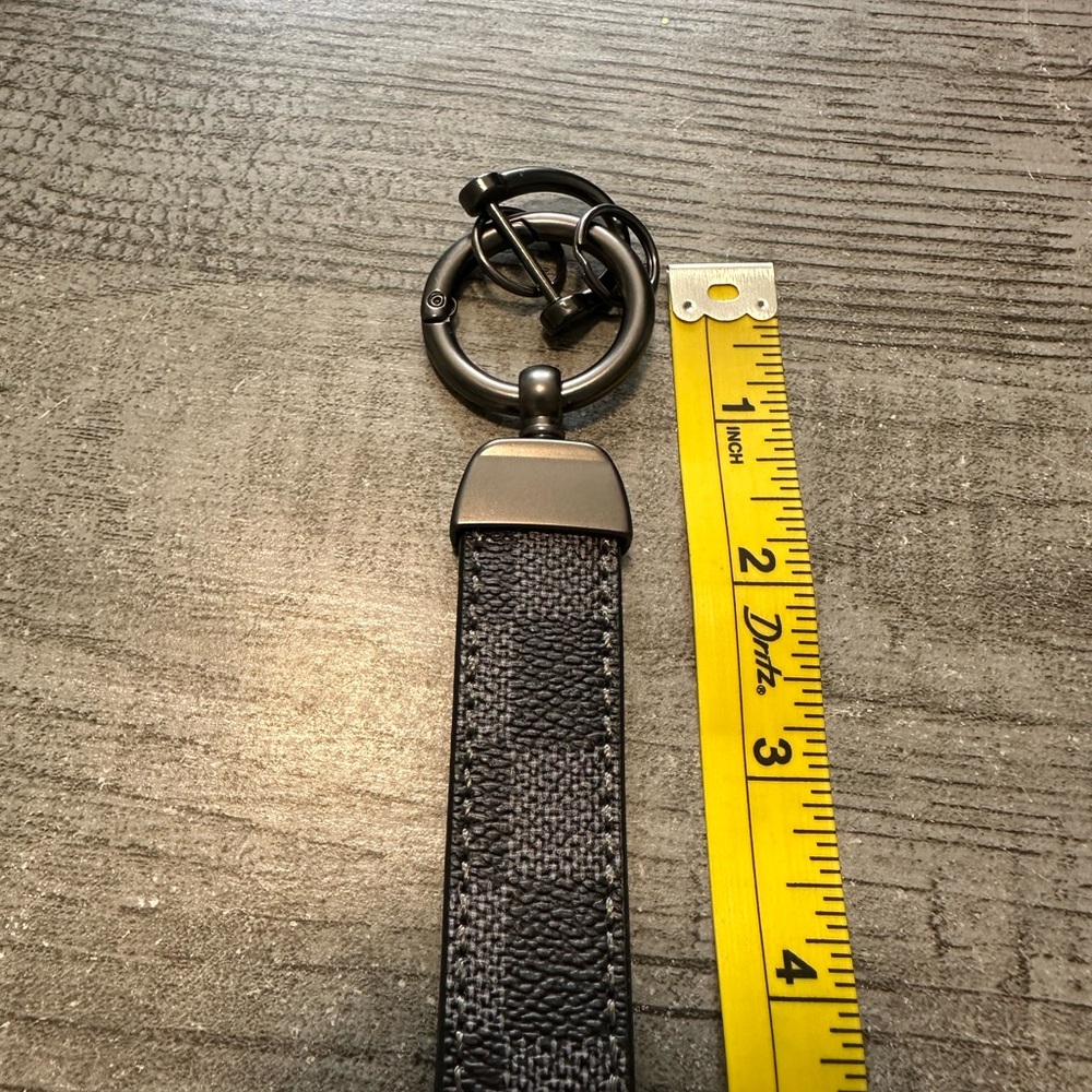 Checkered Black Gray Keychain NWT - Picture 2 of 4